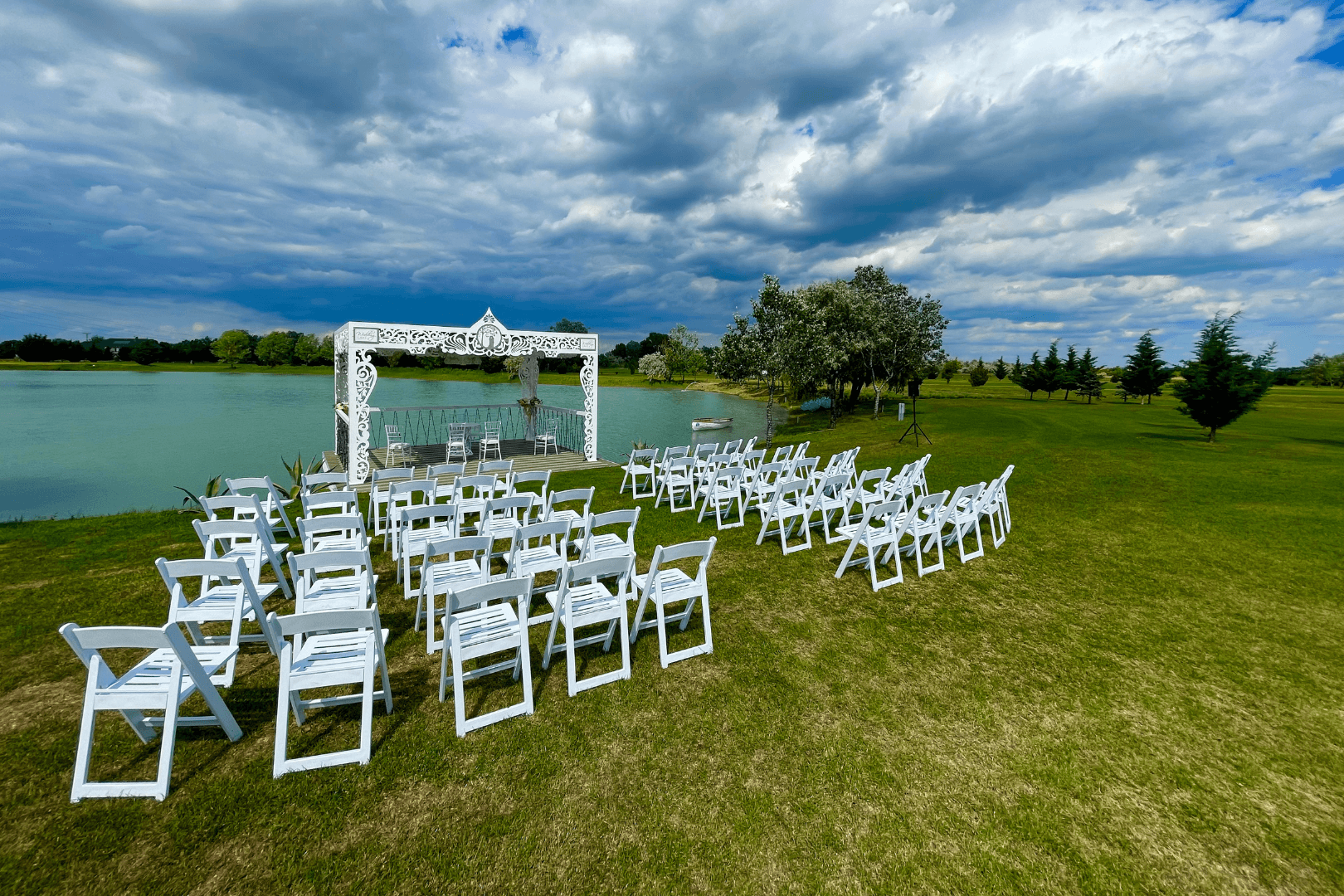 wedding lake eskuvo a to partjan